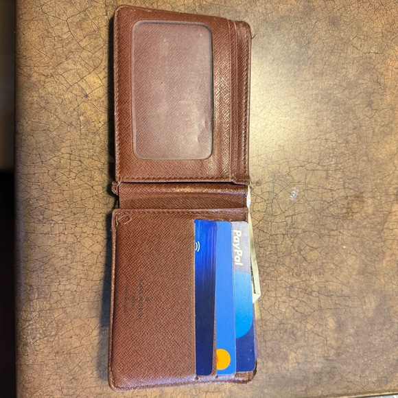 Authentic Louis Vuitton Leather Monogram Designer Wallet - Picture 6 of 11